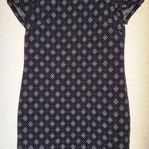 Banana Republic midi dress. Black & white geometric pattern with zipper in back.